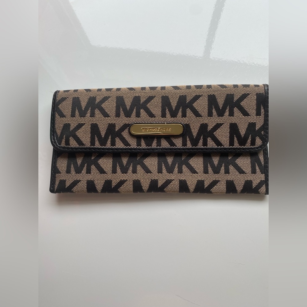 Michael Kors wallet
